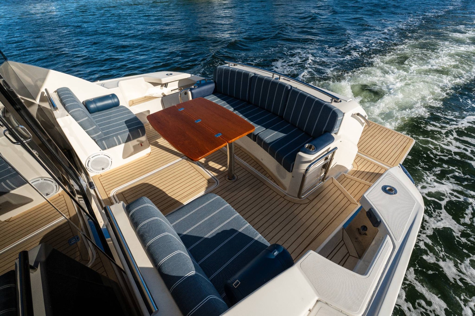 Yacht Photo 22